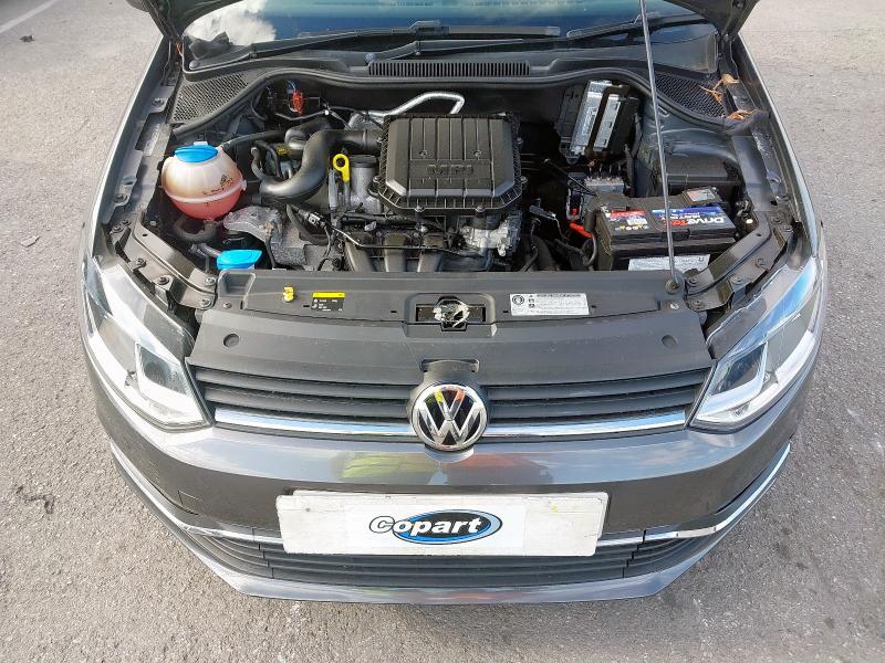 2015 VOLKSWAGEN POLO SE