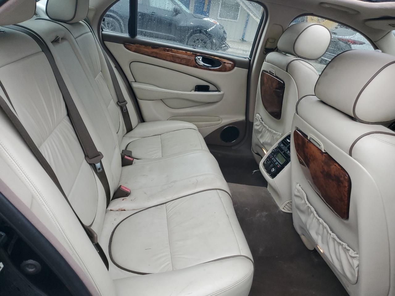 2007 Jaguar Vandenplas VIN: SAJWA82B17SH18132 Lot: 81012305