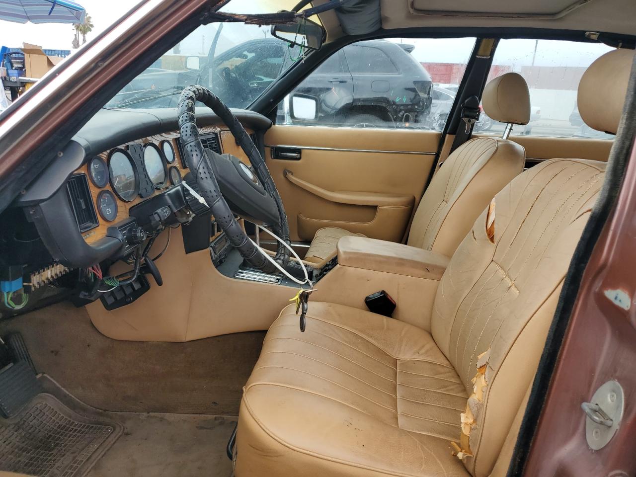 1983 Jaguar Xj6 VIN: SAJAV1348DC354846 Lot: 80012835