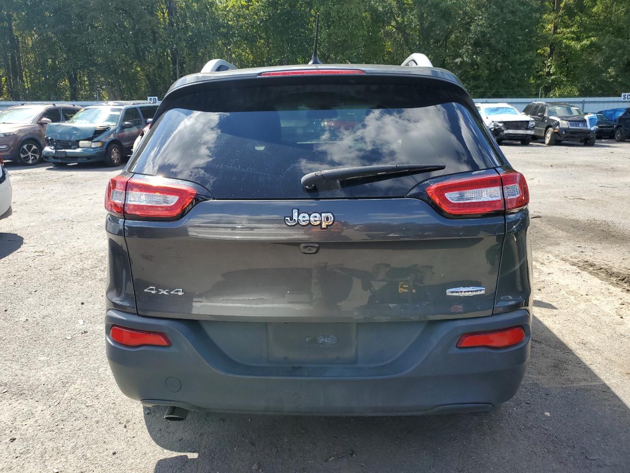 2017 Jeep Cherokee Latitude VIN: 1C4PJMCBXHW605622 Lot: 80383485