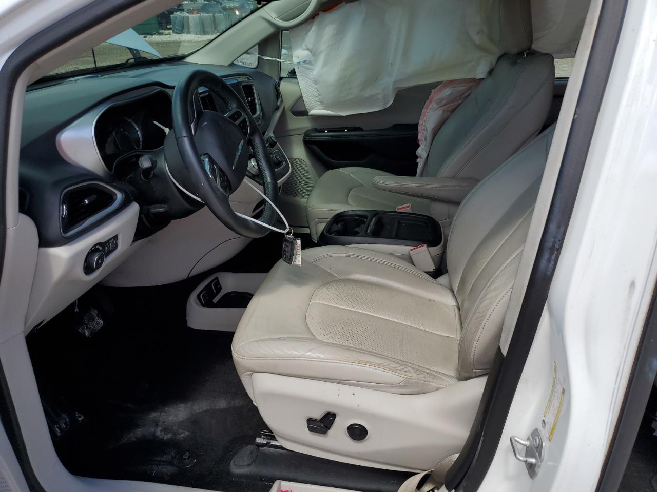 2018 Chrysler Pacifica Hybrid Touring L VIN: 2C4RC1L70JR236667 Lot: 82155895