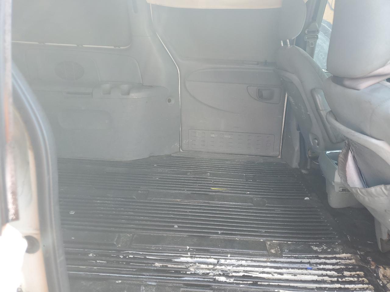 2004 Dodge Grand Caravan C/V VIN: 1D4GP23R14B537117 Lot: 81477385