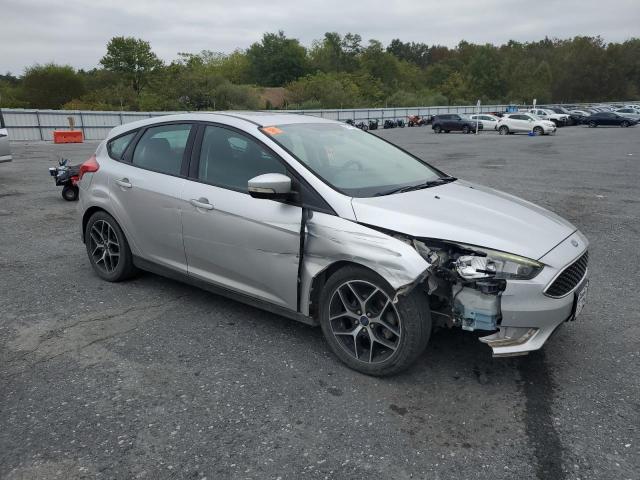  FORD FOCUS 2017 Серебристый