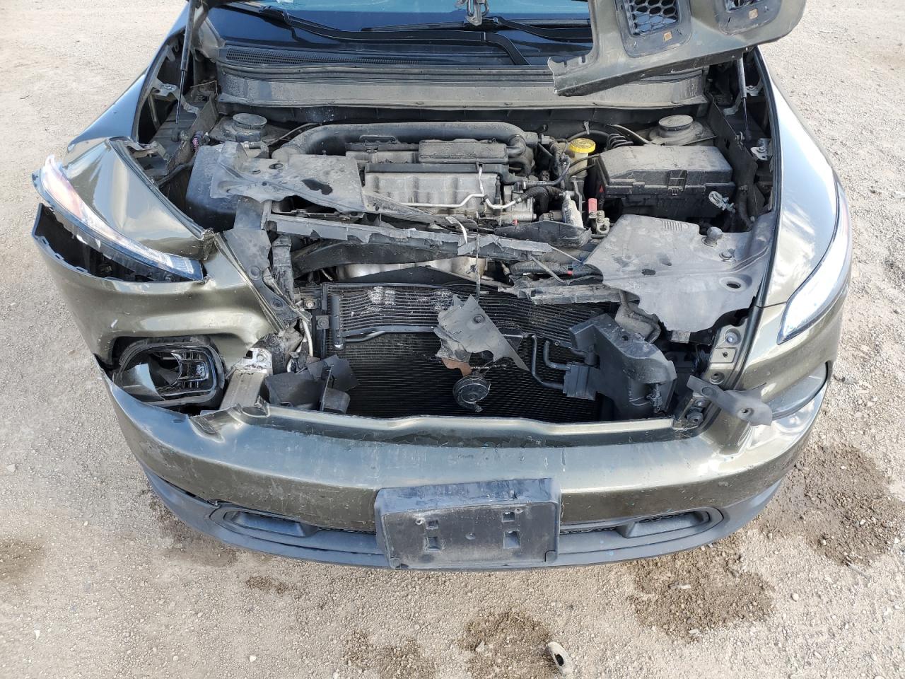 2016 Jeep Cherokee Latitude VIN: 1C4PJMCB3GW133357 Lot: 71606095