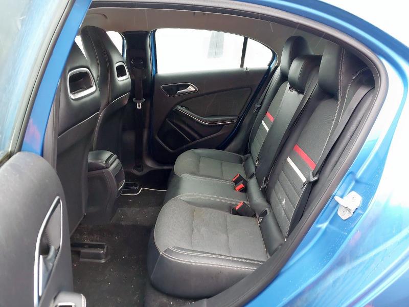 2015 MERCEDES-BENZ A180 BLUEEFFICIENCY SE CD 