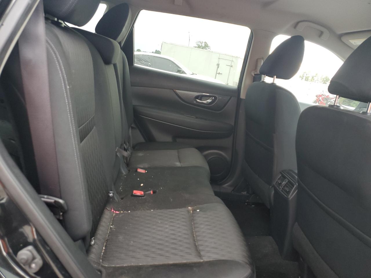 2017 Nissan Rogue S VIN: KNMAT2MT4HP598639 Lot: 80672625