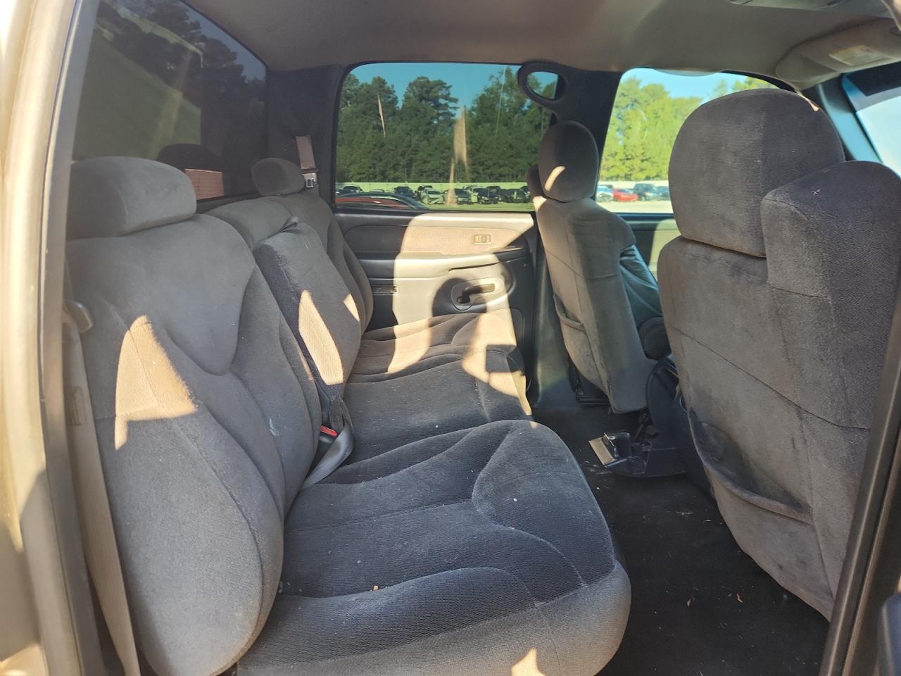 2002 GMC Sierra C2500 Heavy Duty VIN: 1GTHC23U72F194353 Lot: 81218305