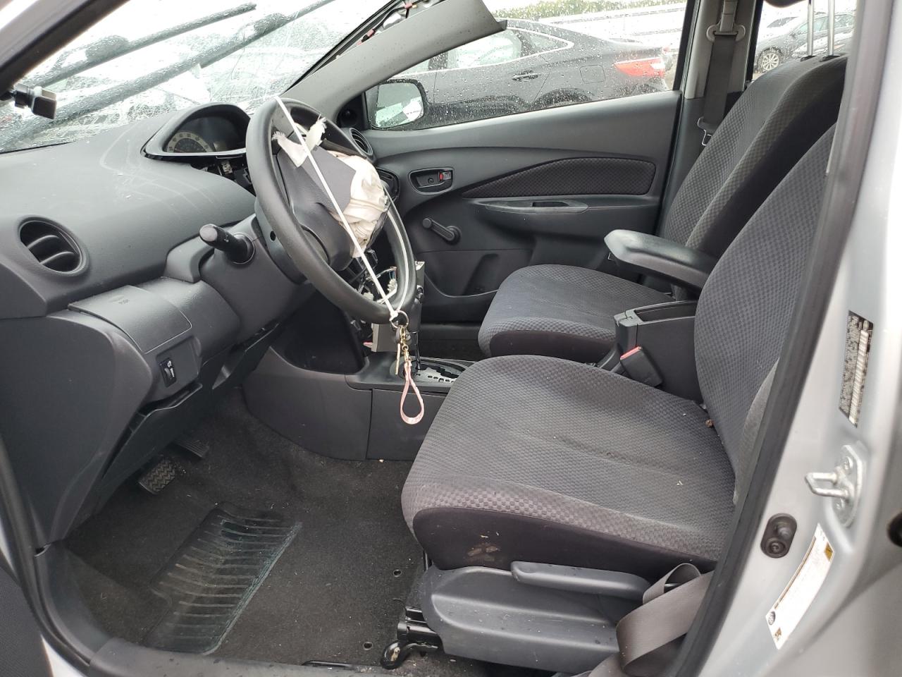 2007 Toyota Yaris VIN: JTDBT923871043341 Lot: 81920525