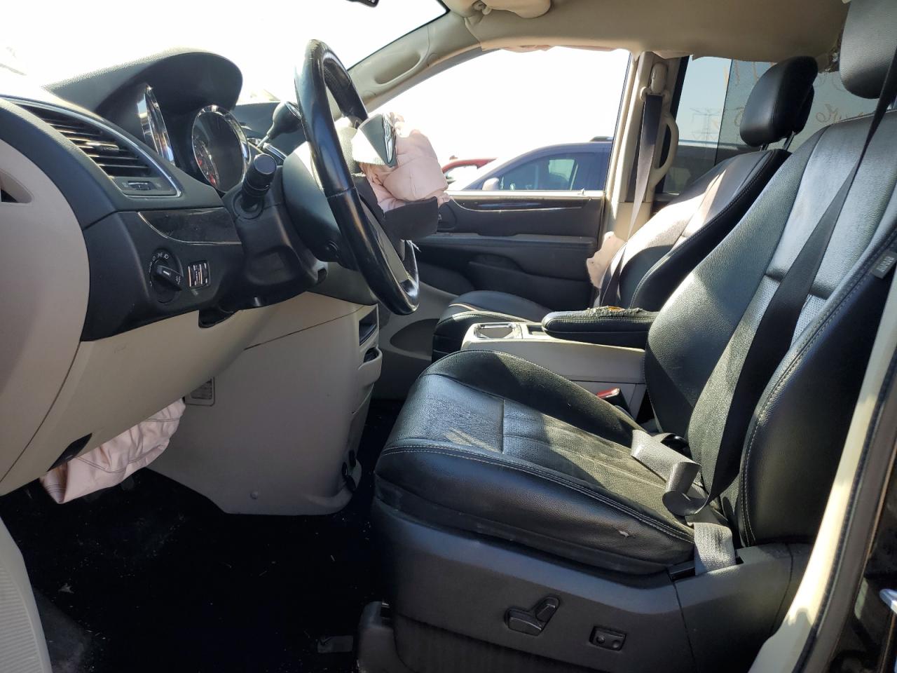 2015 Chrysler Town & Country Touring L VIN: 2C4RC1CG9FR674756 Lot: 81879395