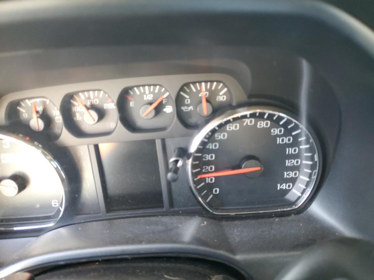 2018 Chevrolet Silverado K1500 Custom VIN: 1GCVKPEC5JZ354993 Lot: 81217415