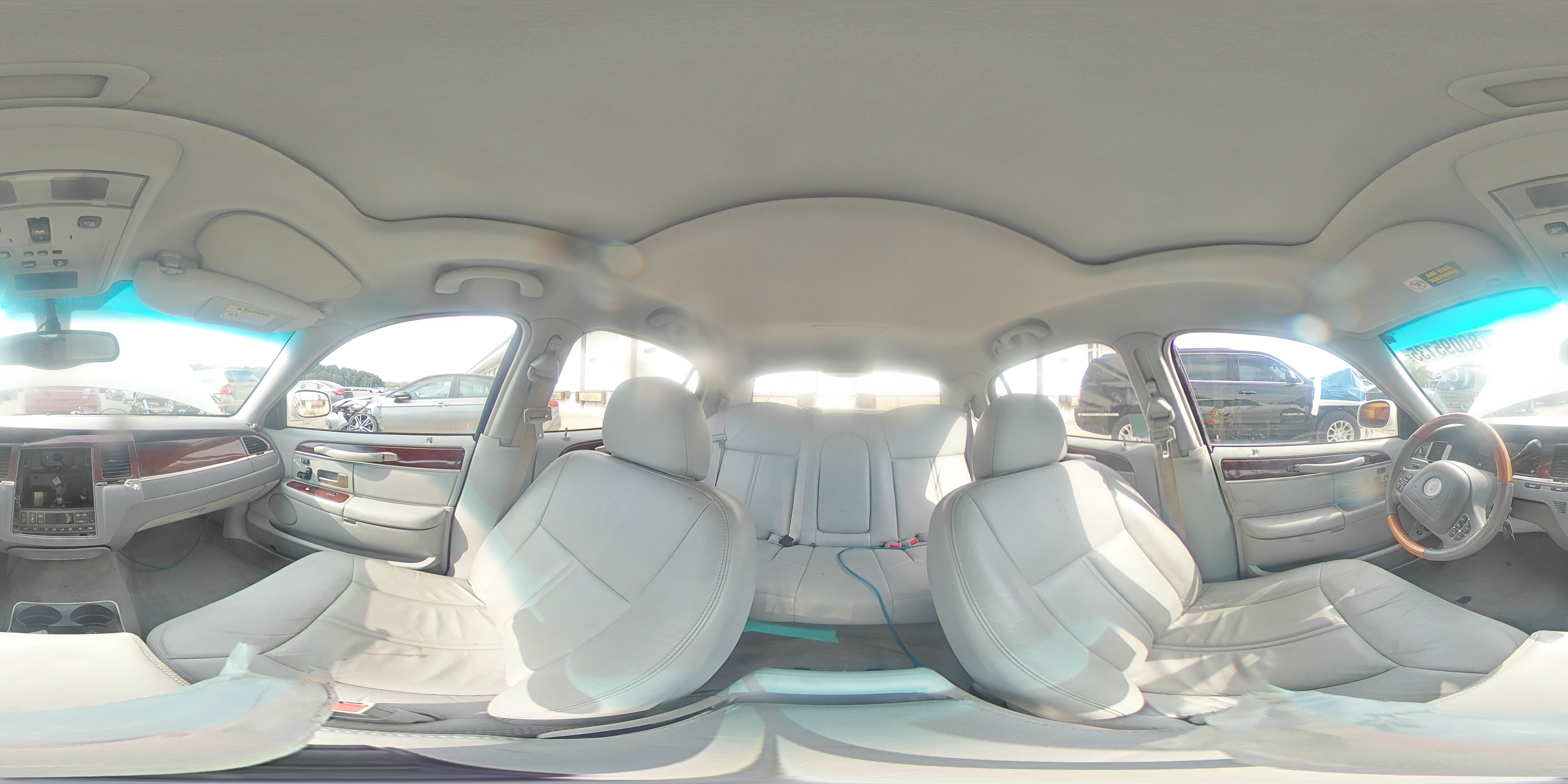 2004 Lincoln Town Car Ultimate VIN: 1LNHM83W94Y635355 Lot: 80095135