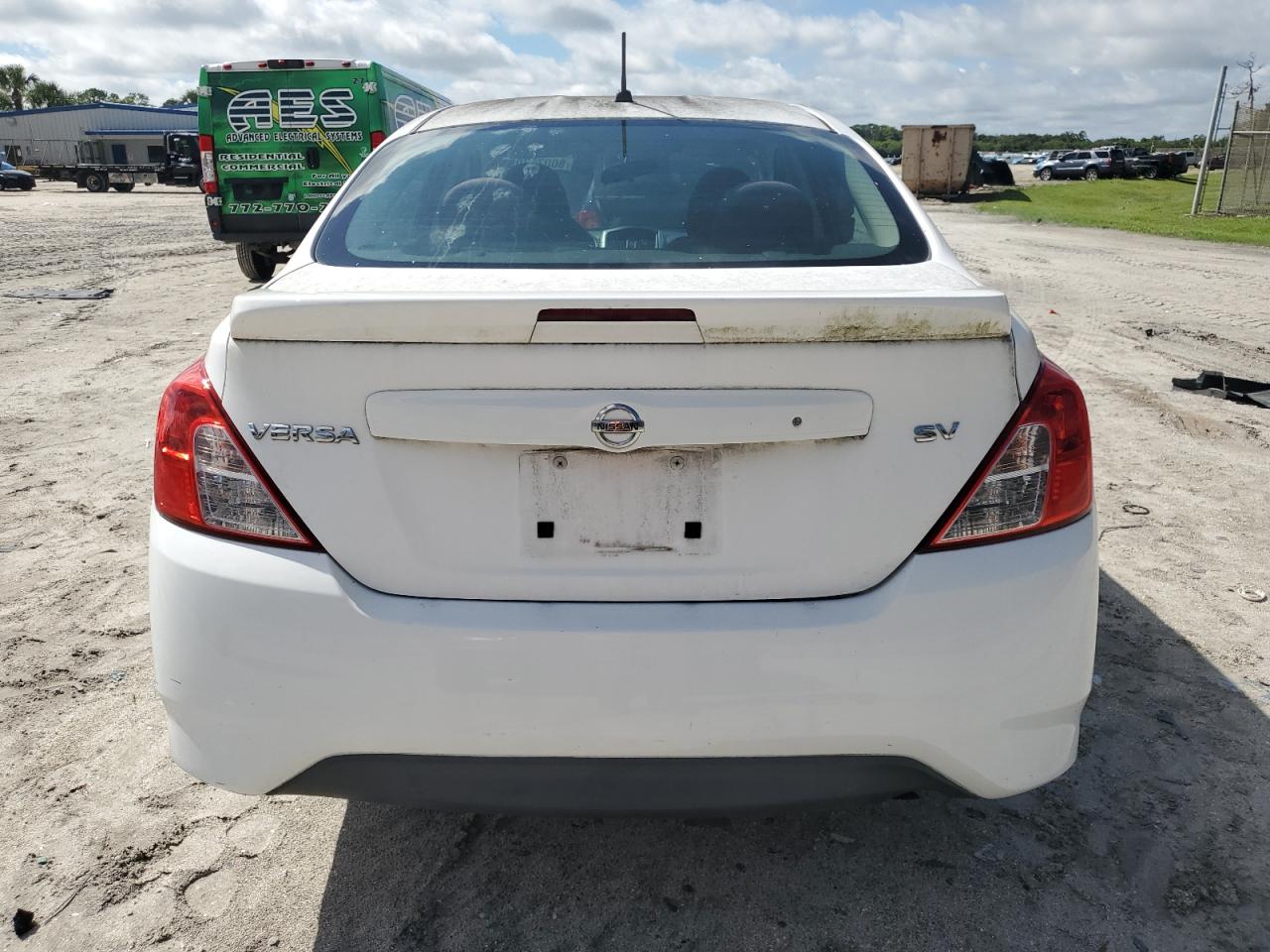 2018 Nissan Versa S VIN: 3N1CN7APXJL853998 Lot: 80075705