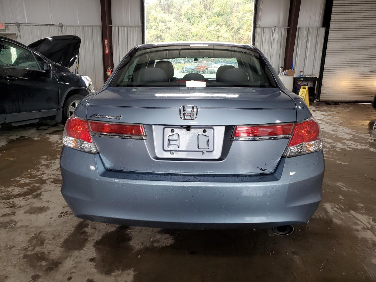 2011 Honda Accord Lxp VIN: 1HGCP2F48BA102840 Lot: 82080245