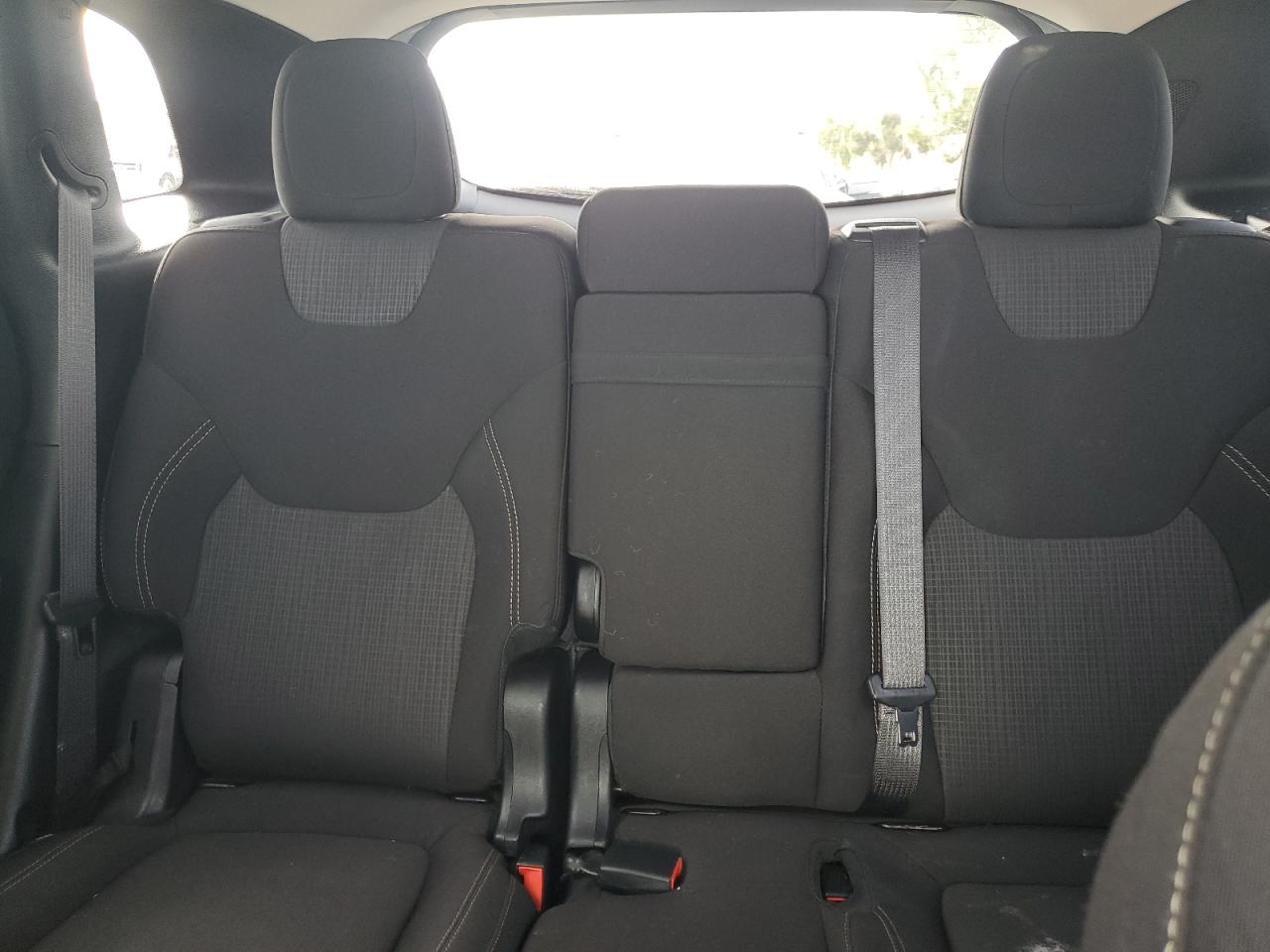 2015 Jeep Cherokee Latitude VIN: 1C4PJLCB4FW741896 Lot: 81921205