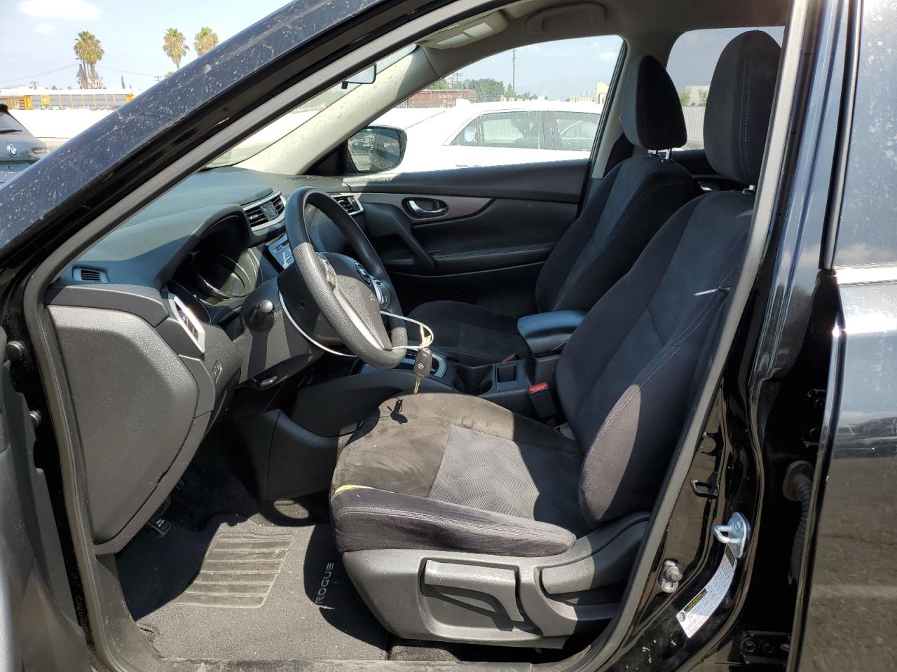 2016 Nissan Rogue S VIN: JN8AT2MT1GW017588 Lot: 80723995