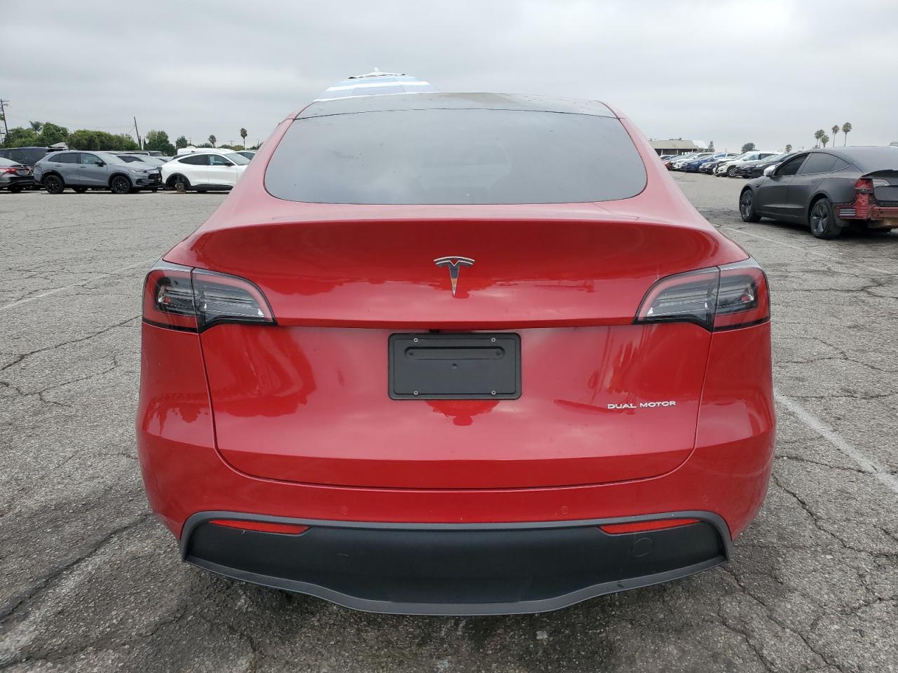 2022 Tesla Model Y VIN: 7SAYGDEE0NF317153 Lot: 71710355
