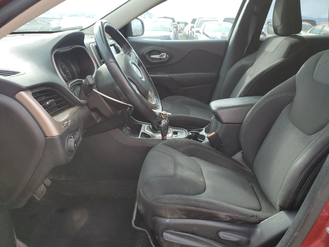 2015 Jeep Cherokee Latitude VIN: 1C4PJLCB1FW621148 Lot: 80219145