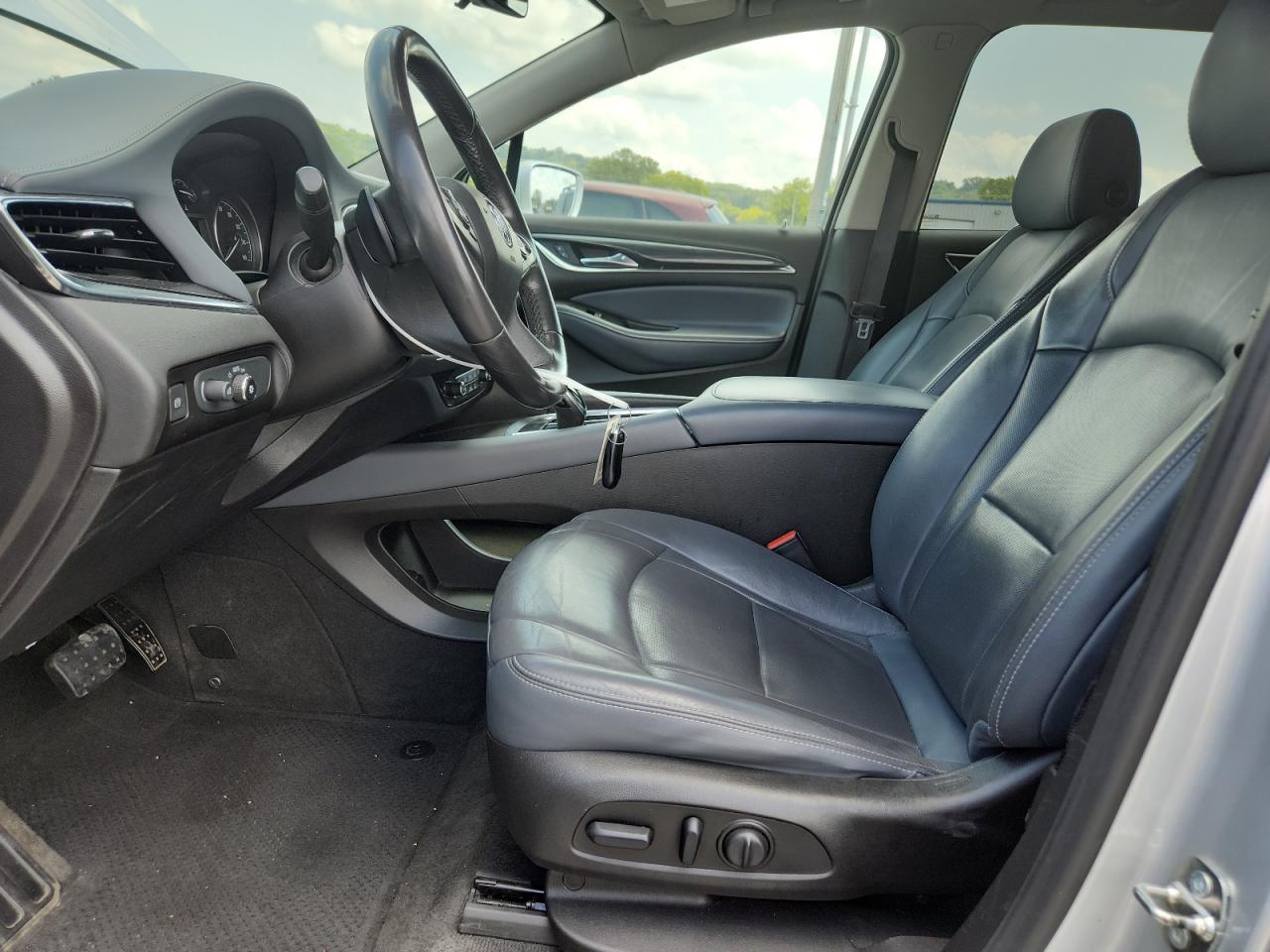 2019 Buick Enclave Essence VIN: 5GAERBKWXKJ105782 Lot: 71625955