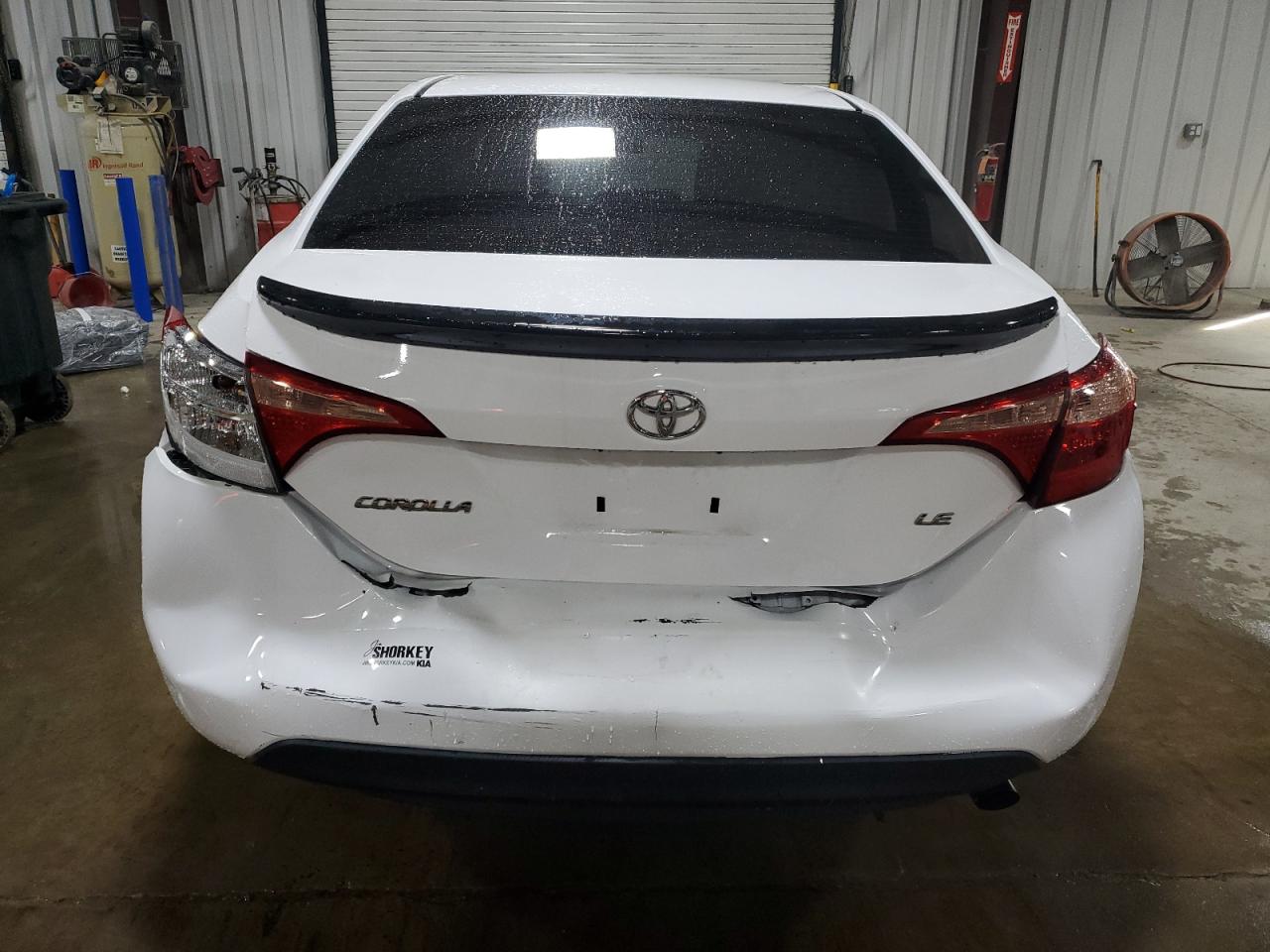 2018 Toyota Corolla L VIN: 2T1BURHE2JC103235 Lot: 84211615