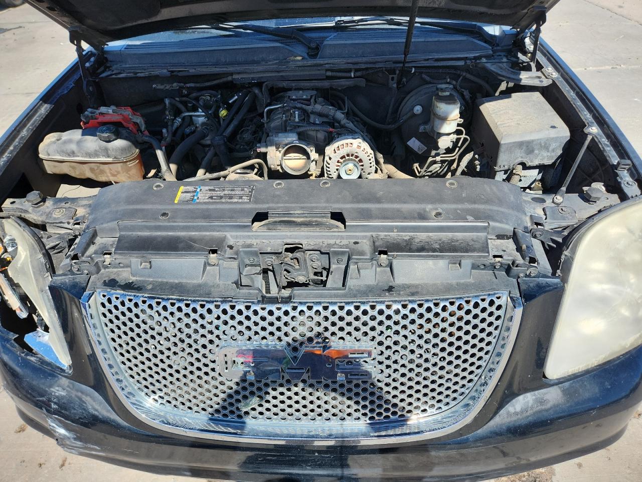 2007 GMC Yukon Denali VIN: 1GKFK63847J244400 Lot: 72004175