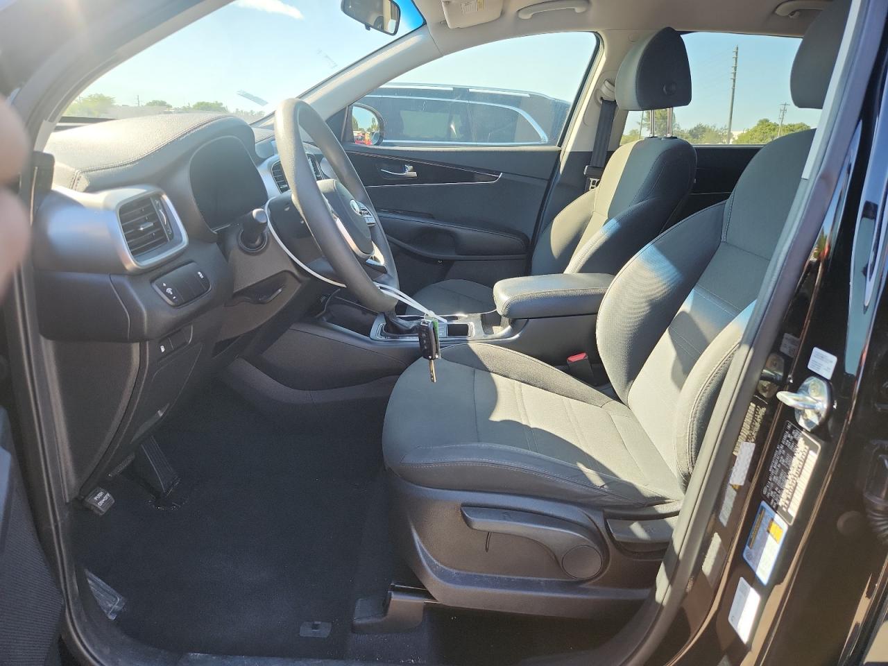 2020 Kia Sorento L VIN: 5XYPG4A31LG674053 Lot: 84384185