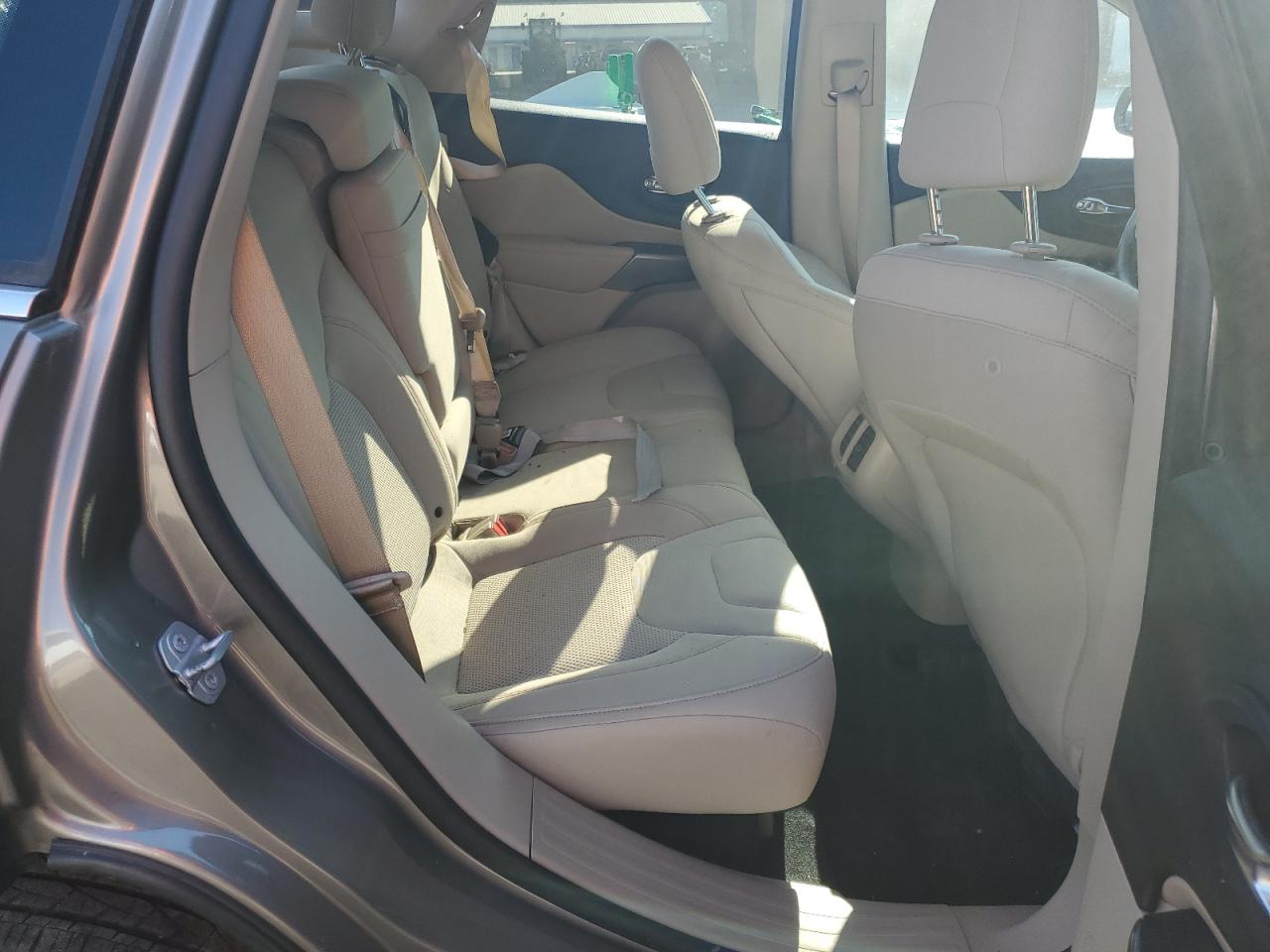 2019 Jeep Cherokee Latitude VIN: 1C4PJLCB1KD365857 Lot: 81473715