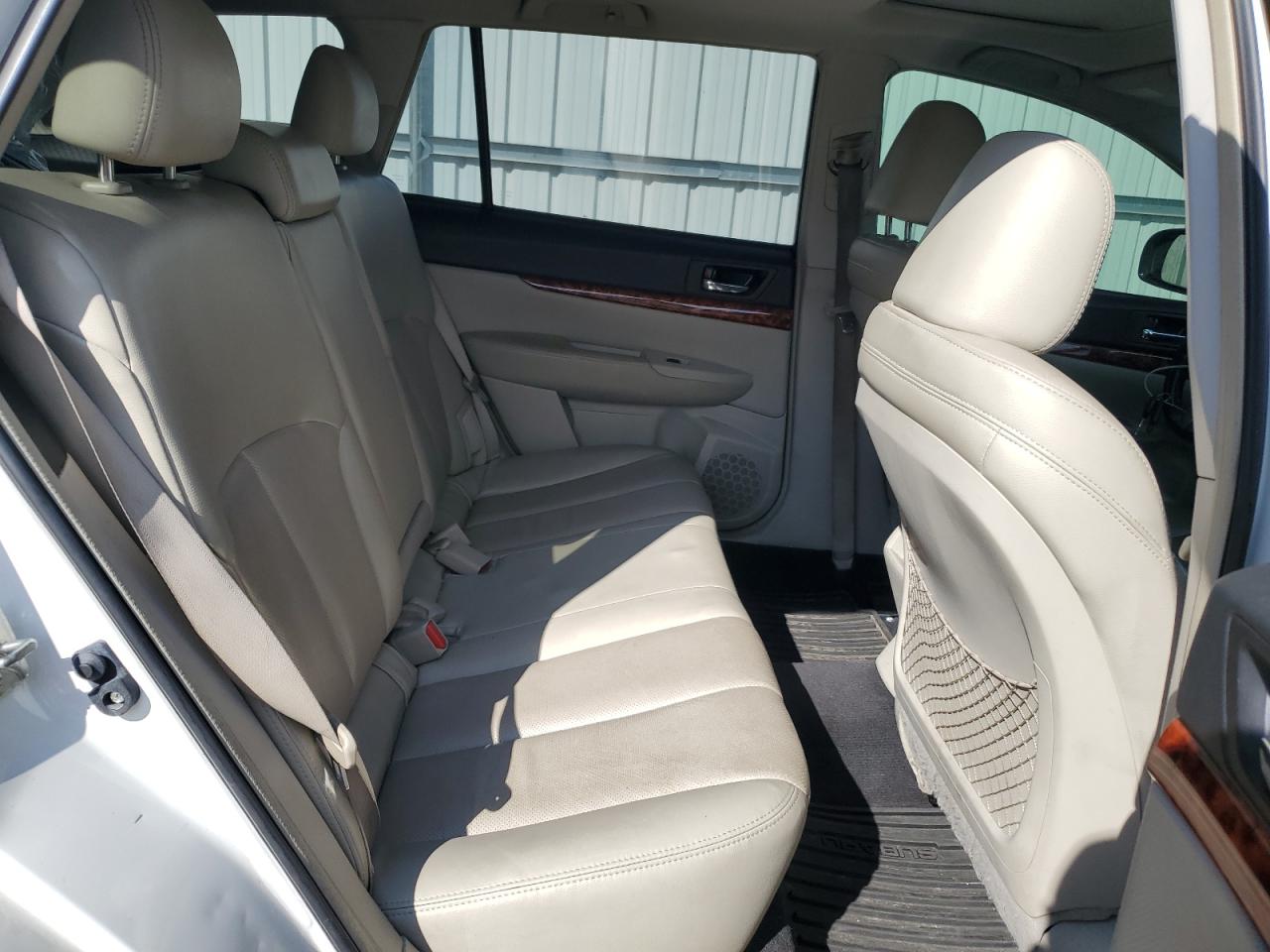 2010 Subaru Outback 2.5I Limited VIN: 4S4BRCKC1A3365581 Lot: 81793715