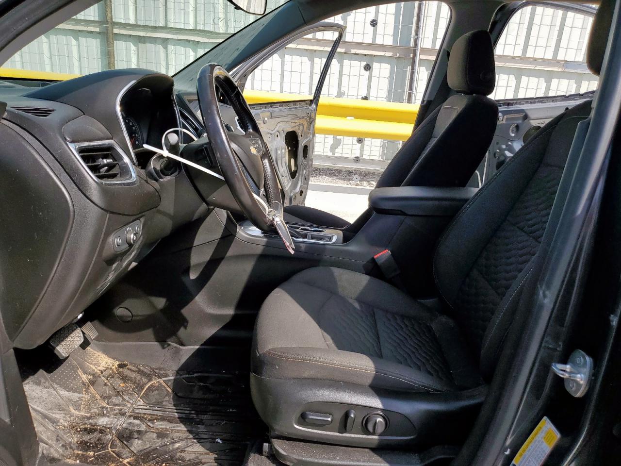 2020 Chevrolet Equinox Lt VIN: 2GNAXJEV2L6104700 Lot: 81922835