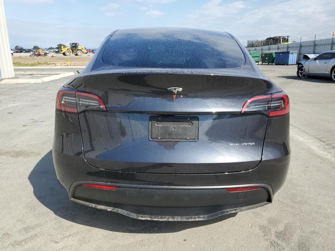 2025 Tesla Model Y VIN: 7SAYGAEE0SF245316 Lot: 81234375