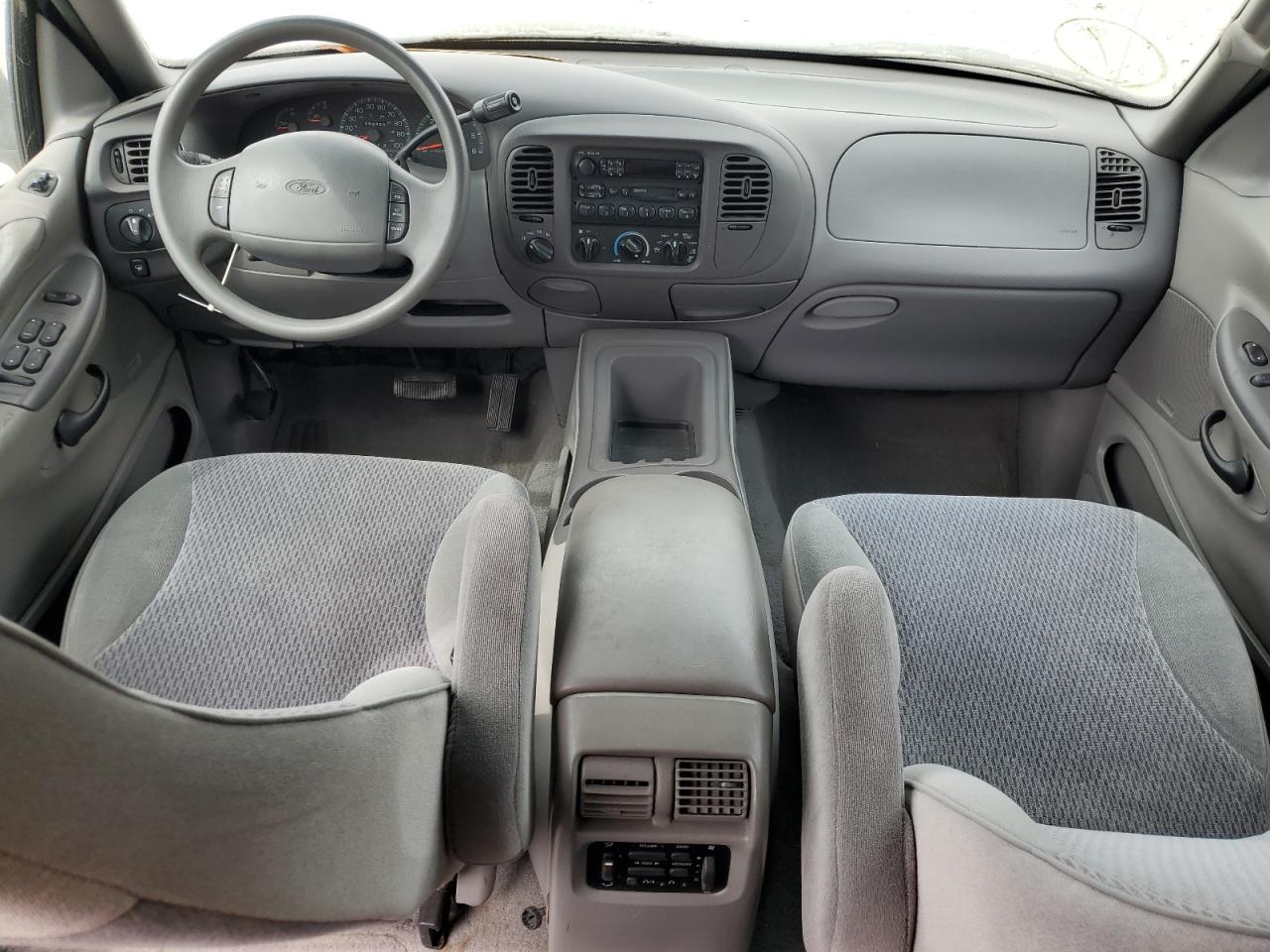 1998 Ford Expedition VIN: 1FMRU18W1WLB22332 Lot: 81282955