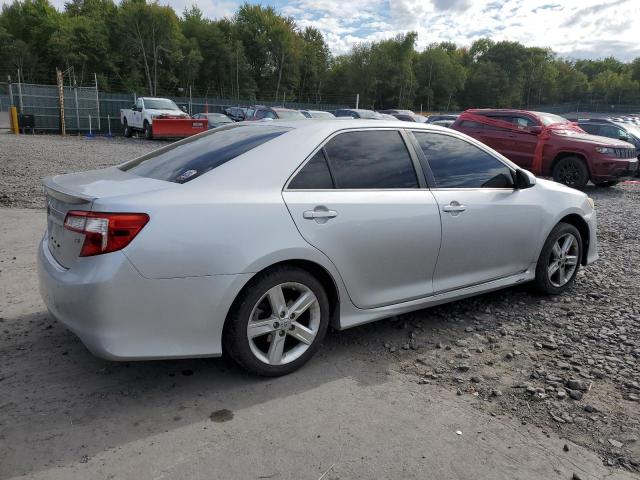  TOYOTA CAMRY 2012 Srebrny