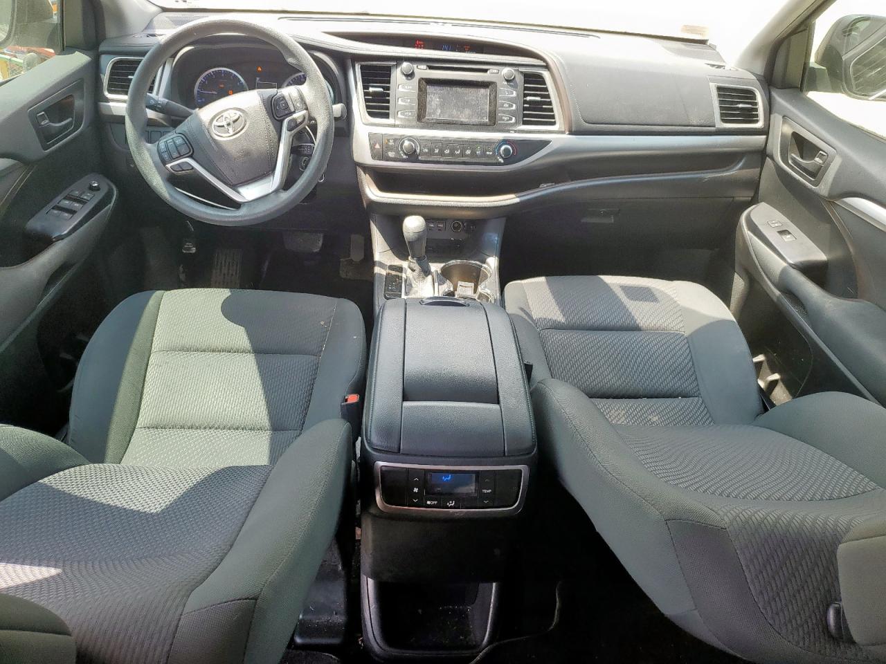 2019 Toyota Highlander Le VIN: 5TDZZRFH0KS301074 Lot: 80640475