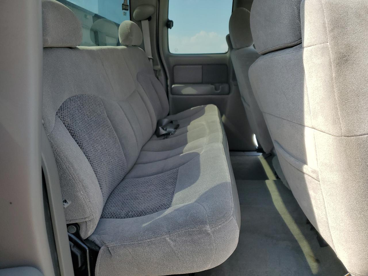 2000 Chevrolet Silverado C1500 VIN: 2GCEC19W2Y1405142 Lot: 80084545