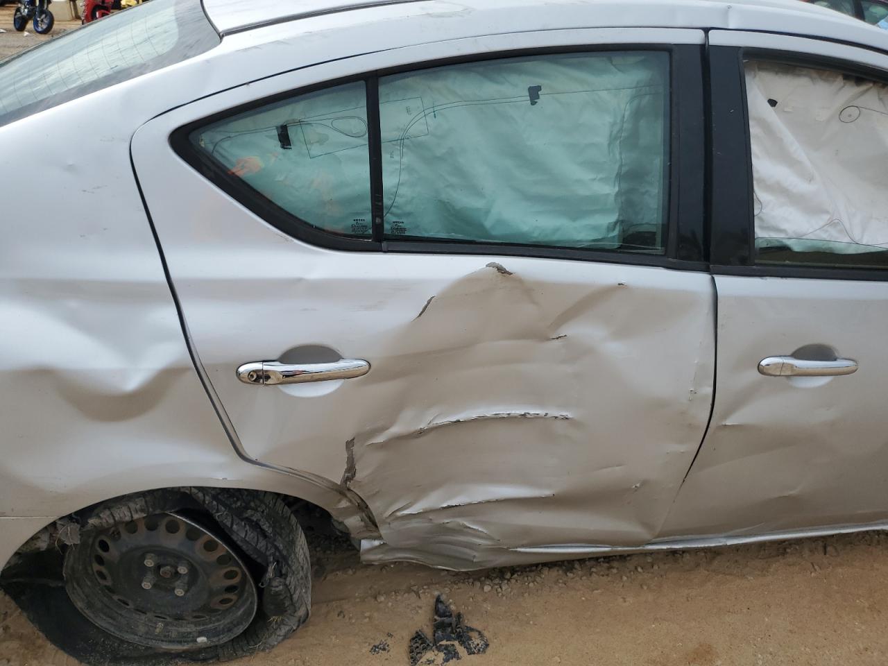 2014 Nissan Versa S VIN: 3N1CN7AP0EL818151 Lot: 81646585