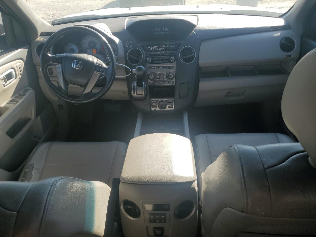 2025 Honda Pilot Lx VIN: 5FNYF3H29CB035232 Lot: 81872335