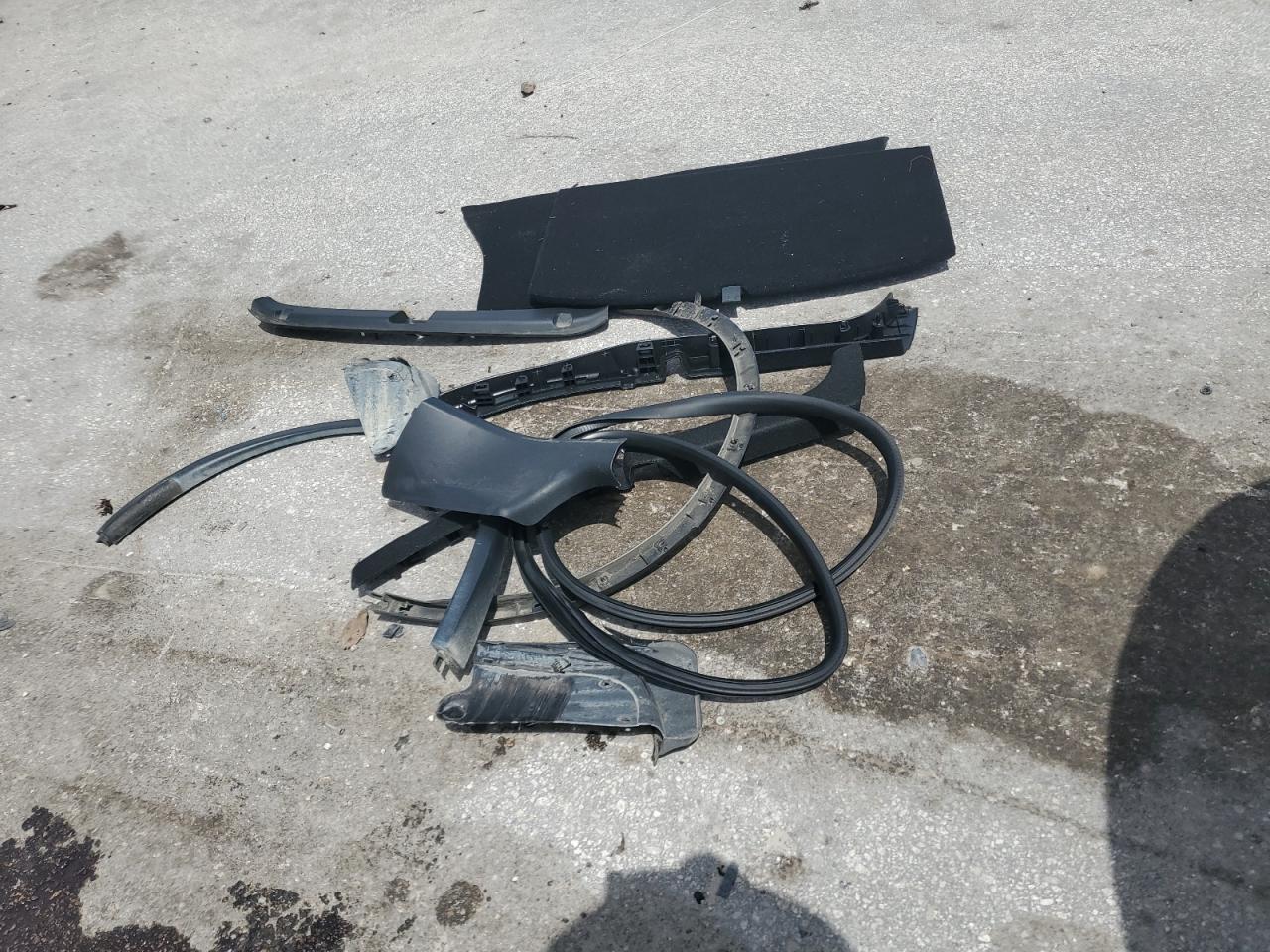 2022 Tesla Model Y VIN: 7SAYGDEE4NF354688 Lot: 70823315