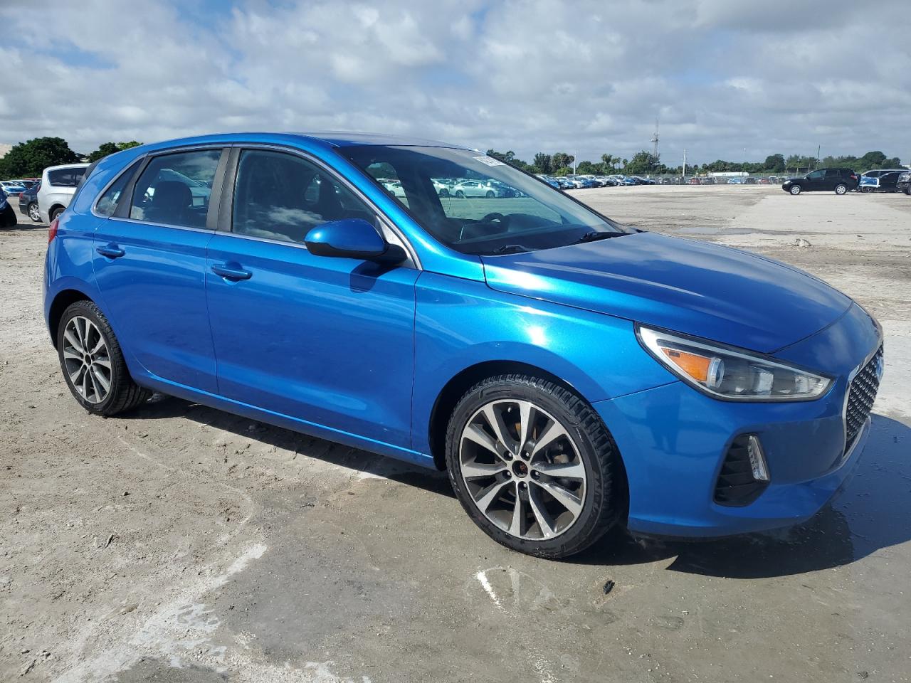 2018 Hyundai Elantra Gt VIN: KMHH35LE1JU045727 Lot: 84214105