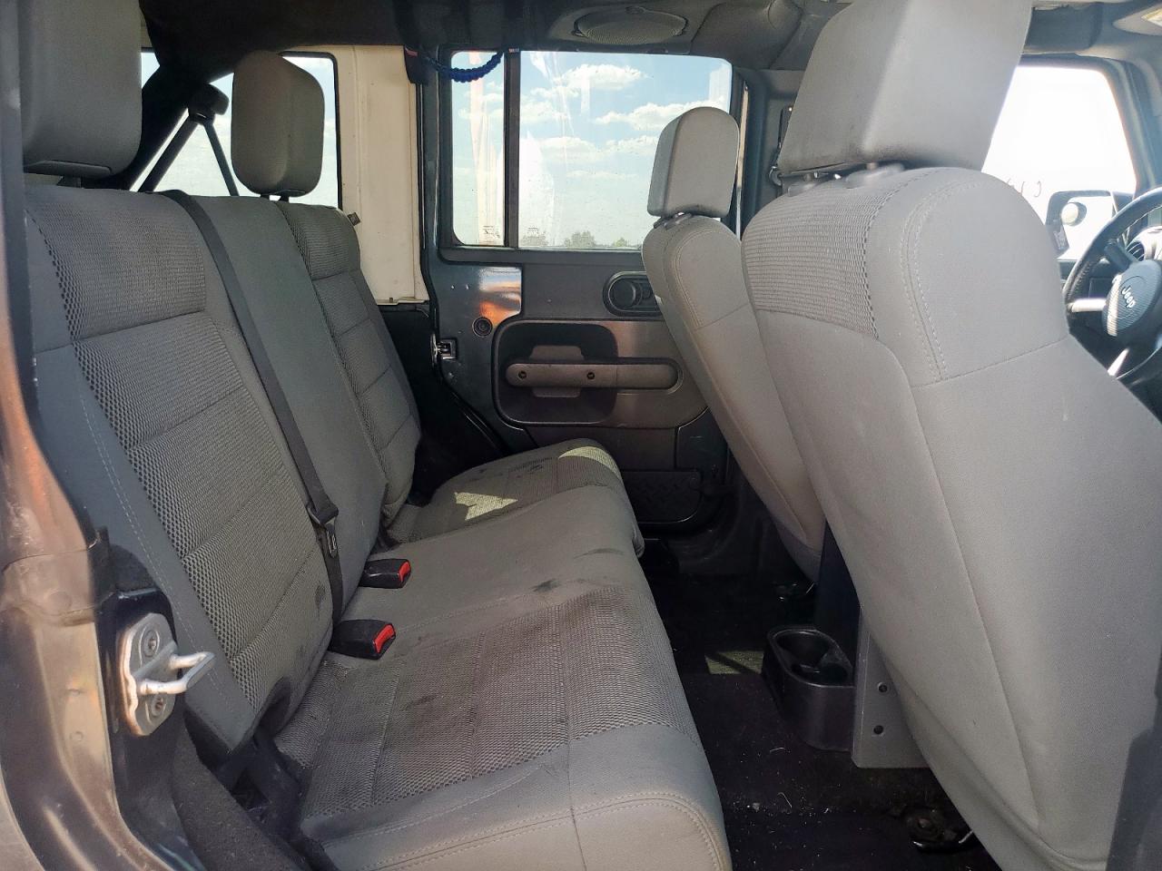 2007 Jeep Wrangler Sahara VIN: 1J4GB59137L227672 Lot: 84594215