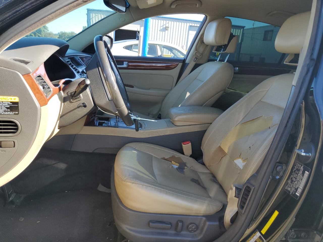 2013 Hyundai Genesis 3.8L VIN: KMHGC4DD1DU228657 Lot: 80892335