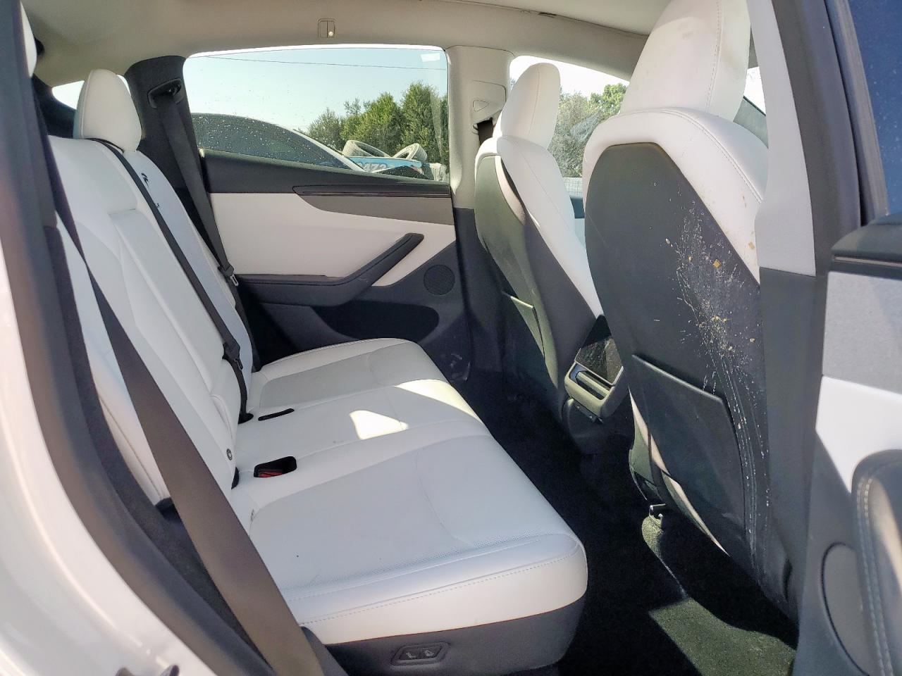 2026 Tesla Model Y VIN: 7SAYGDEE6TA382275 Lot: 84286625