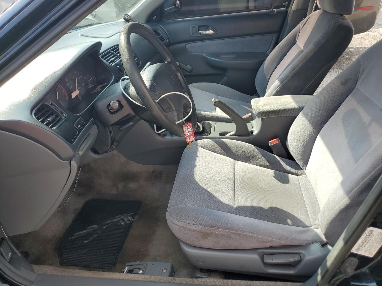 1996 Honda Accord Dx VIN: 1HGCD5528TA063193 Lot: 81504785