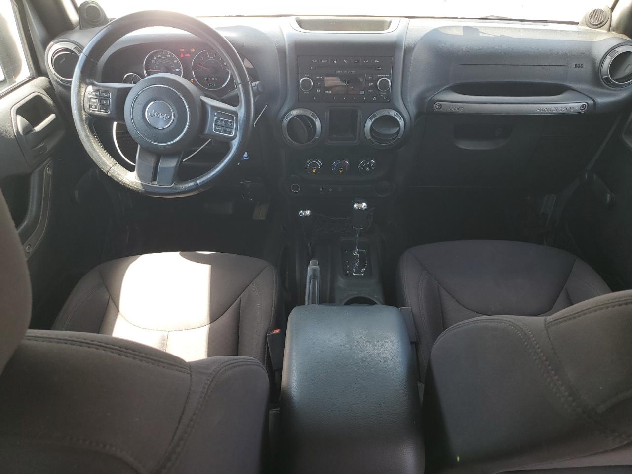 2014 Jeep Wrangler Unlimited Sport VIN: 1C4BJWDG5EL121340 Lot: 71253675