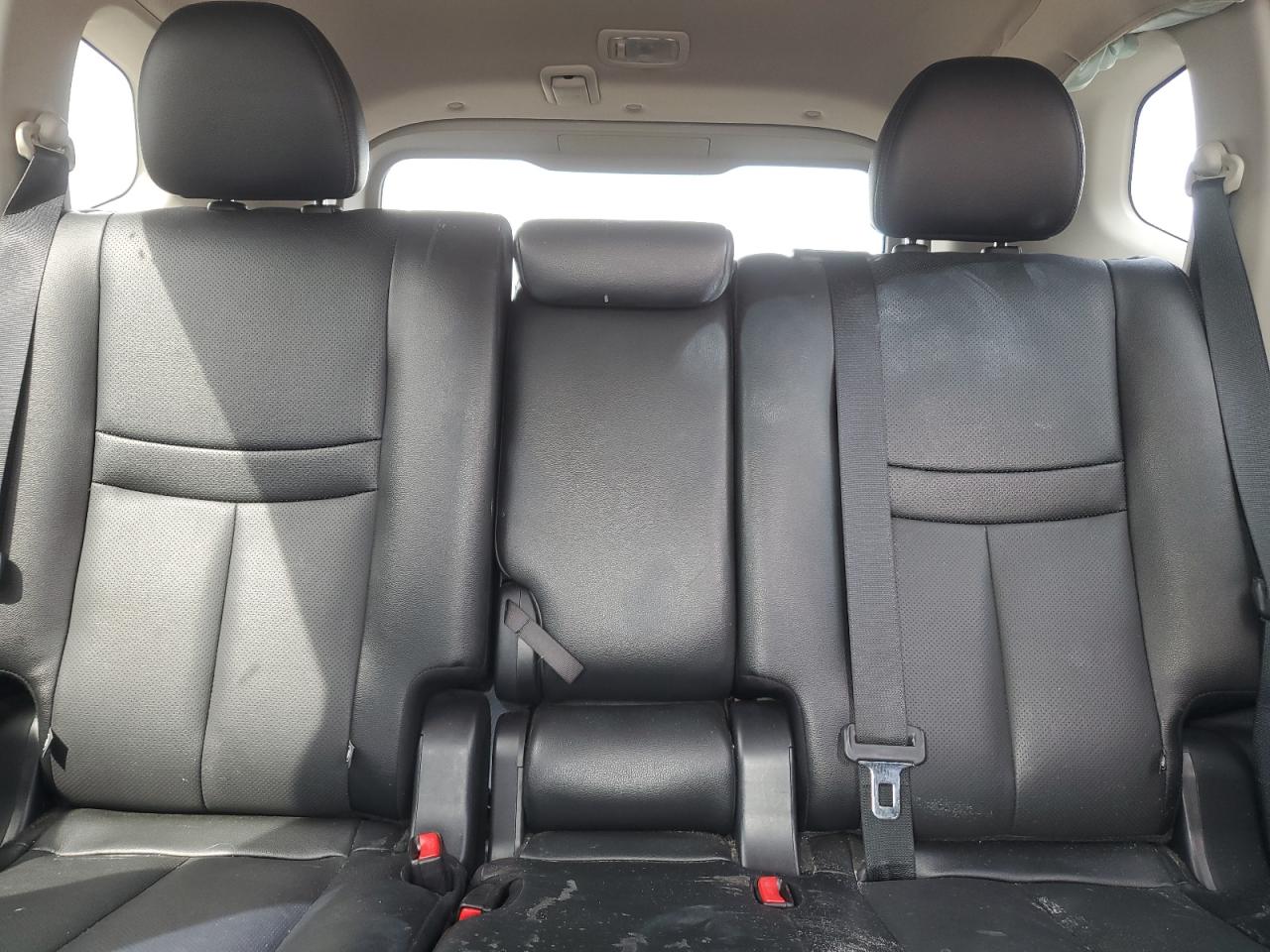 2017 Nissan Rogue S VIN: 5N1AT2MT2HC881110 Lot: 80810105