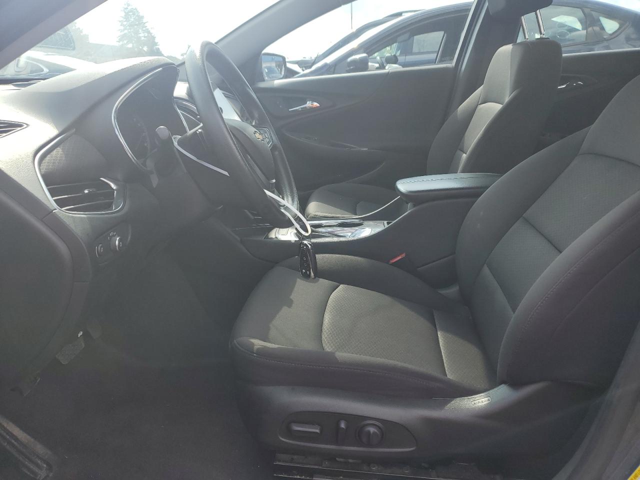 2019 Chevrolet Malibu Lt VIN: 1G1ZD5ST9KF190275 Lot: 84207565