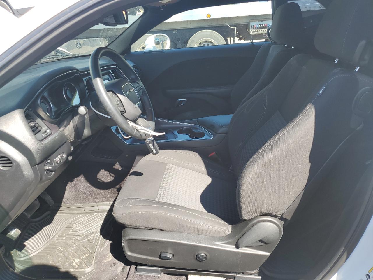 2016 Dodge Challenger Sxt VIN: 2C3CDZAGXGH231886 Lot: 81393495