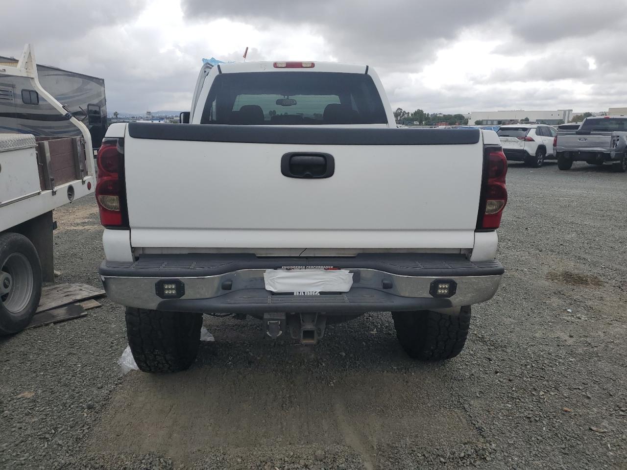 2004 Chevrolet Silverado K2500 Heavy Duty VIN: 1GCHK232X4F261242 Lot: 83850505