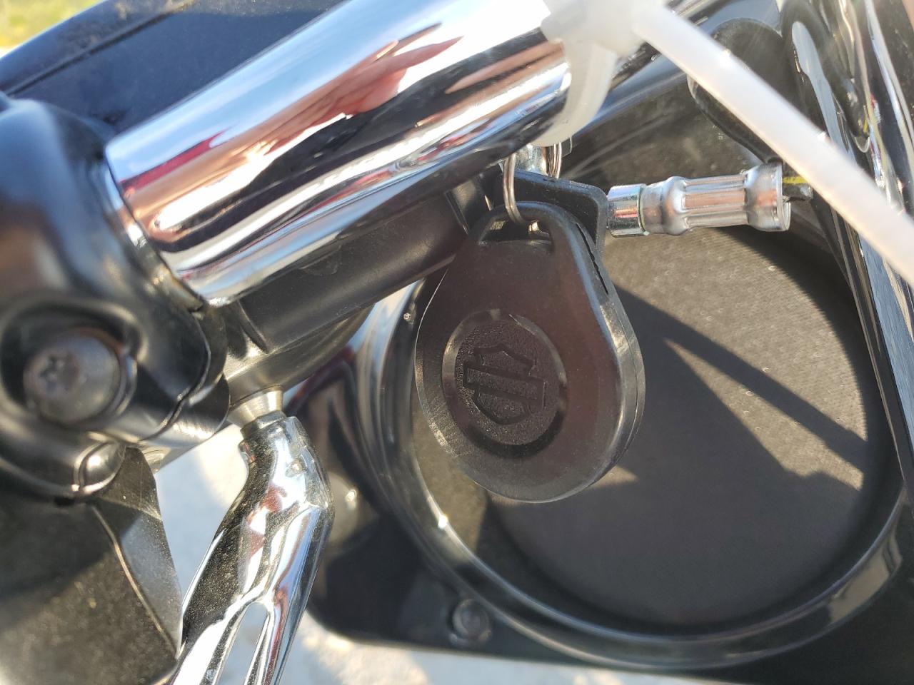 2015 Harley-Davidson Flhxs Street Glide Special VIN: 1HD1KRM10FB631767 Lot: 70993495