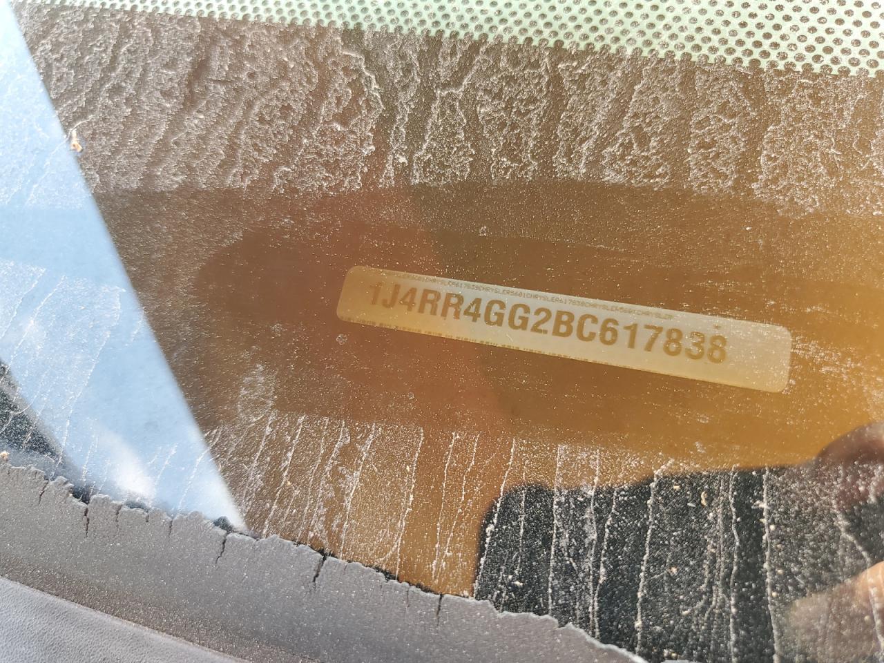 2011 Jeep Grand Cherokee Laredo VIN: 1J4RR4GG2BC617838 Lot: 72069035