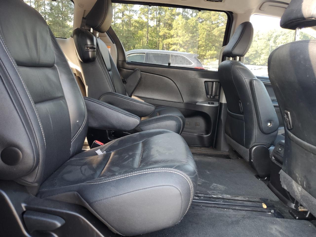 2016 Toyota Sienna Se VIN: 5TDXK3DC0GS726608 Lot: 81816605