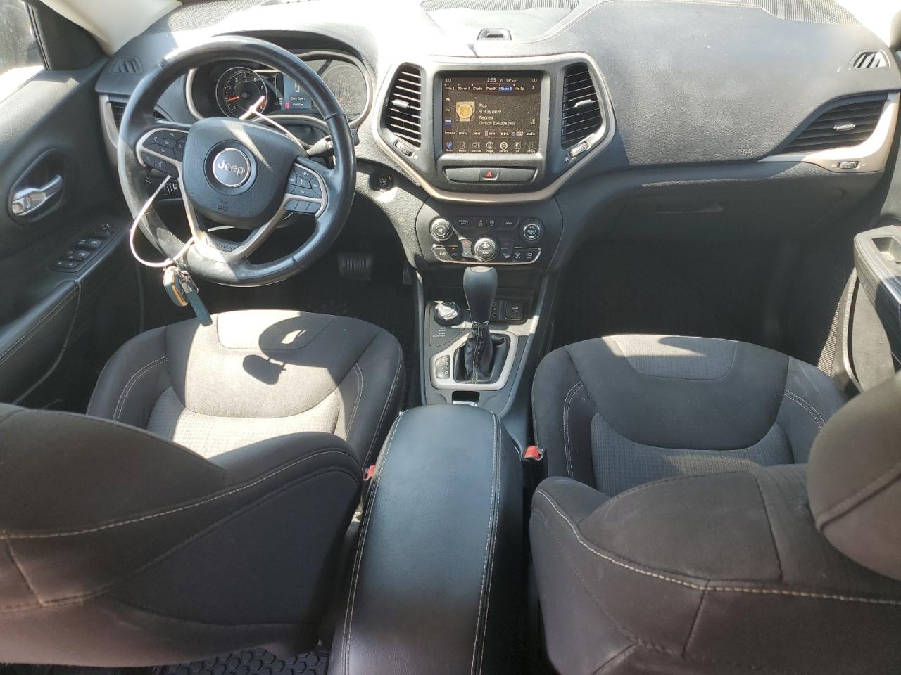 2015 Jeep Cherokee Latitude VIN: 1C4PJMCSXFW755890 Lot: 81409075